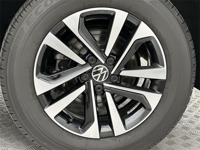 2022 Volkswagen Tiguan S photo 2