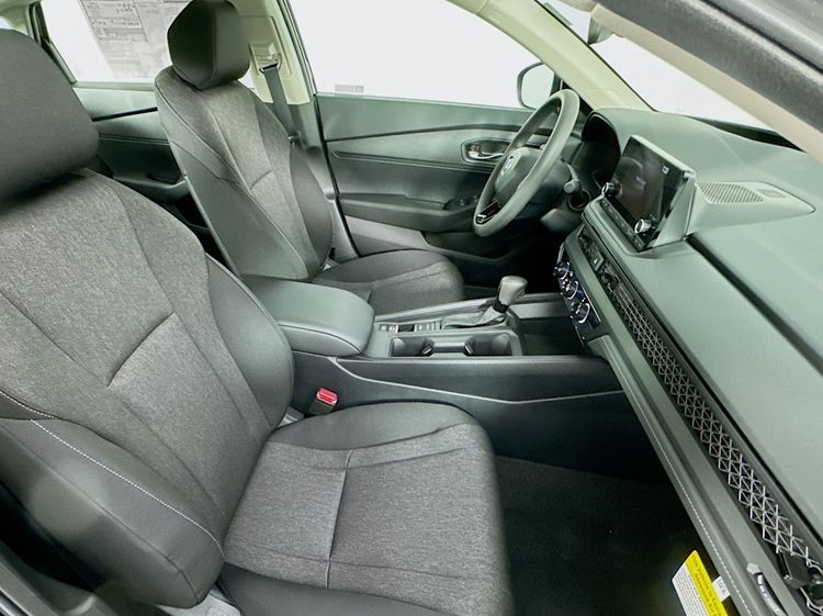 2025 Honda Accord LX photo 32