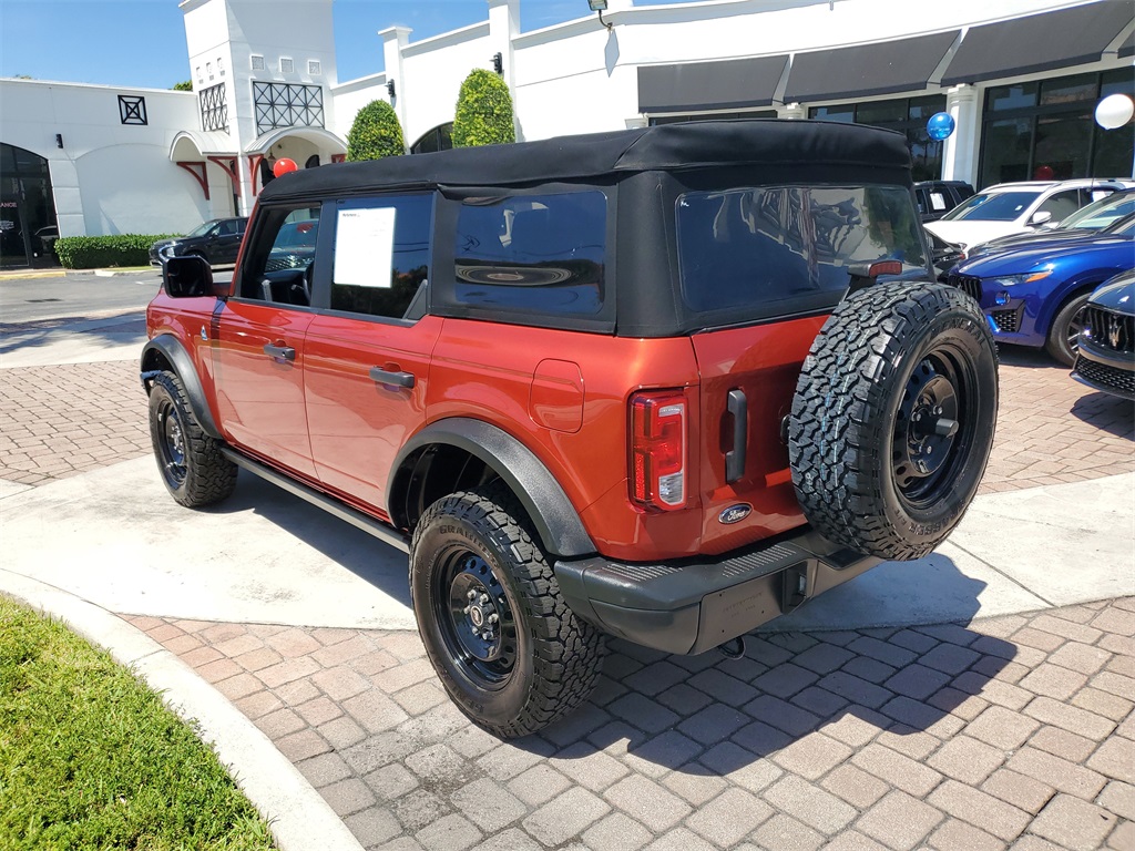 2022 Ford Bronco Black Diamond photo 4