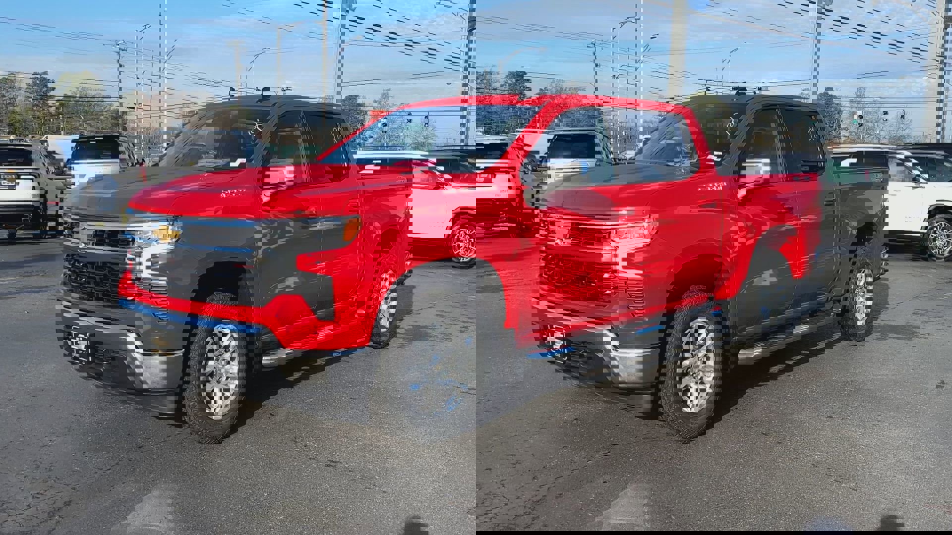 2025 Chevrolet Silverado 1500 LT photo 4