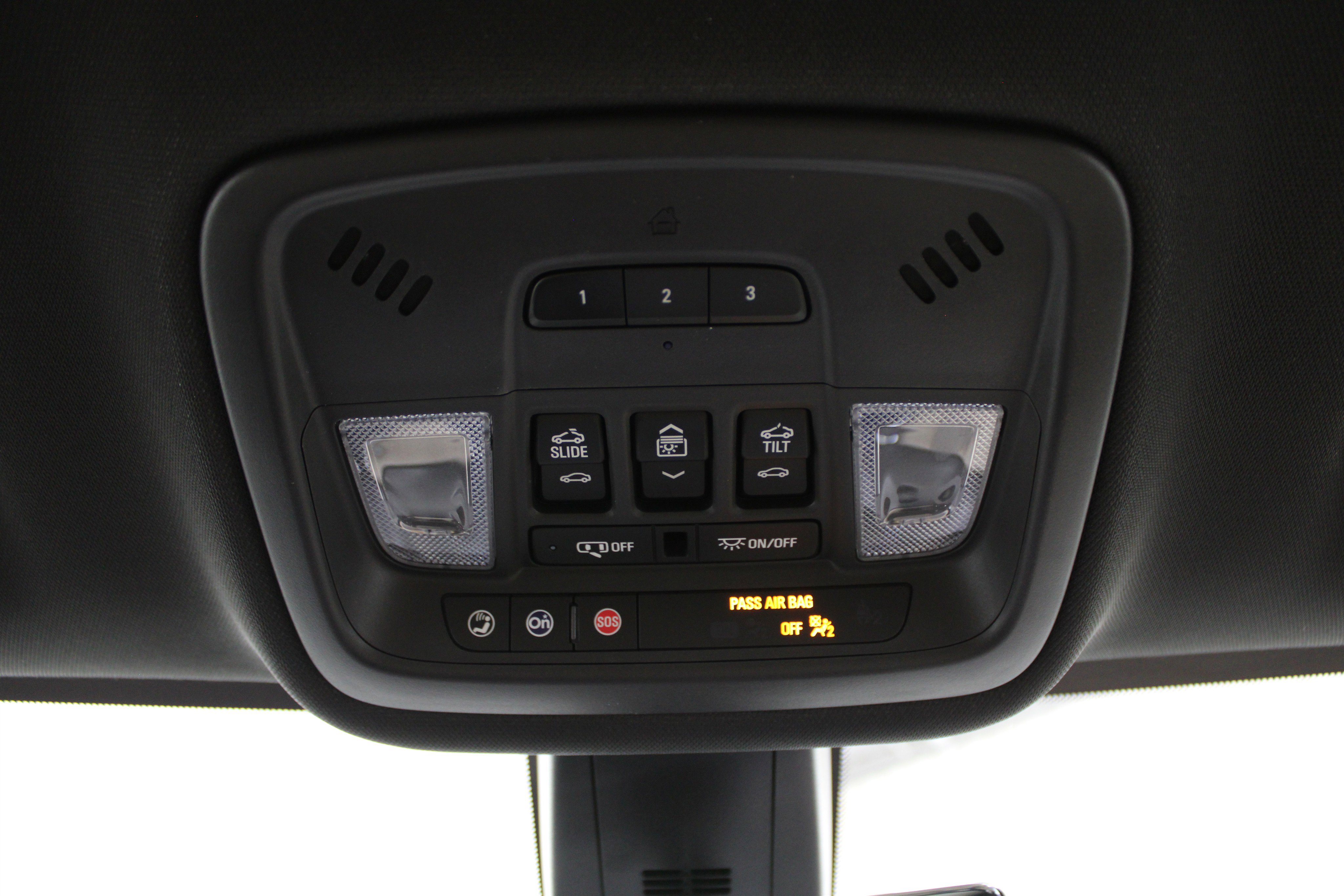 2023 Chevrolet Traverse Premier photo 17