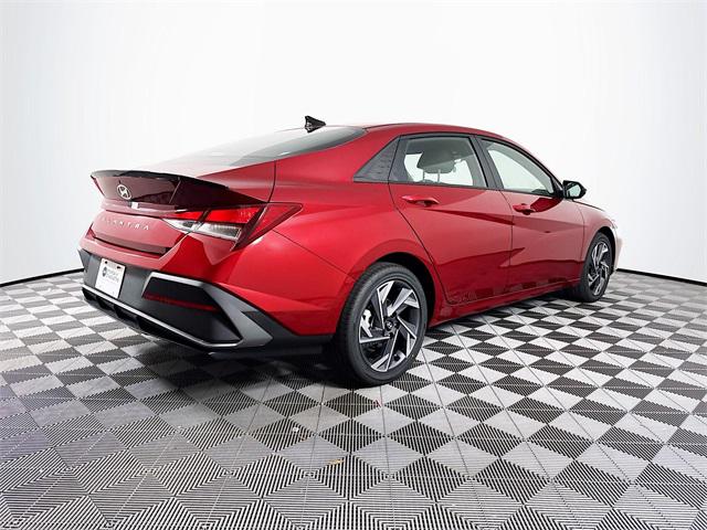 2025 Hyundai Elantra SEL Sport photo 5
