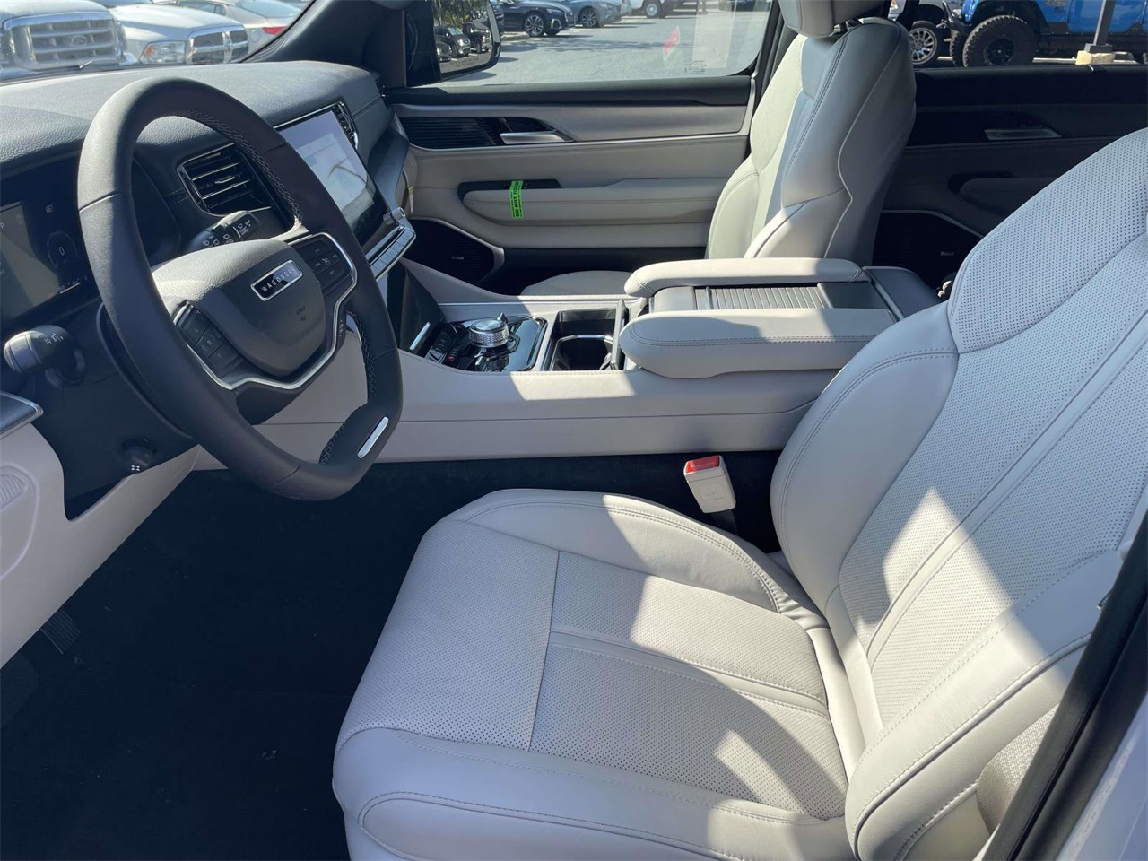 2025 Jeep Wagoneer Series III photo 15
