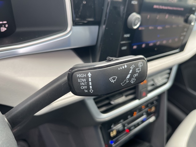 2025 Volkswagen Taos SE photo 13