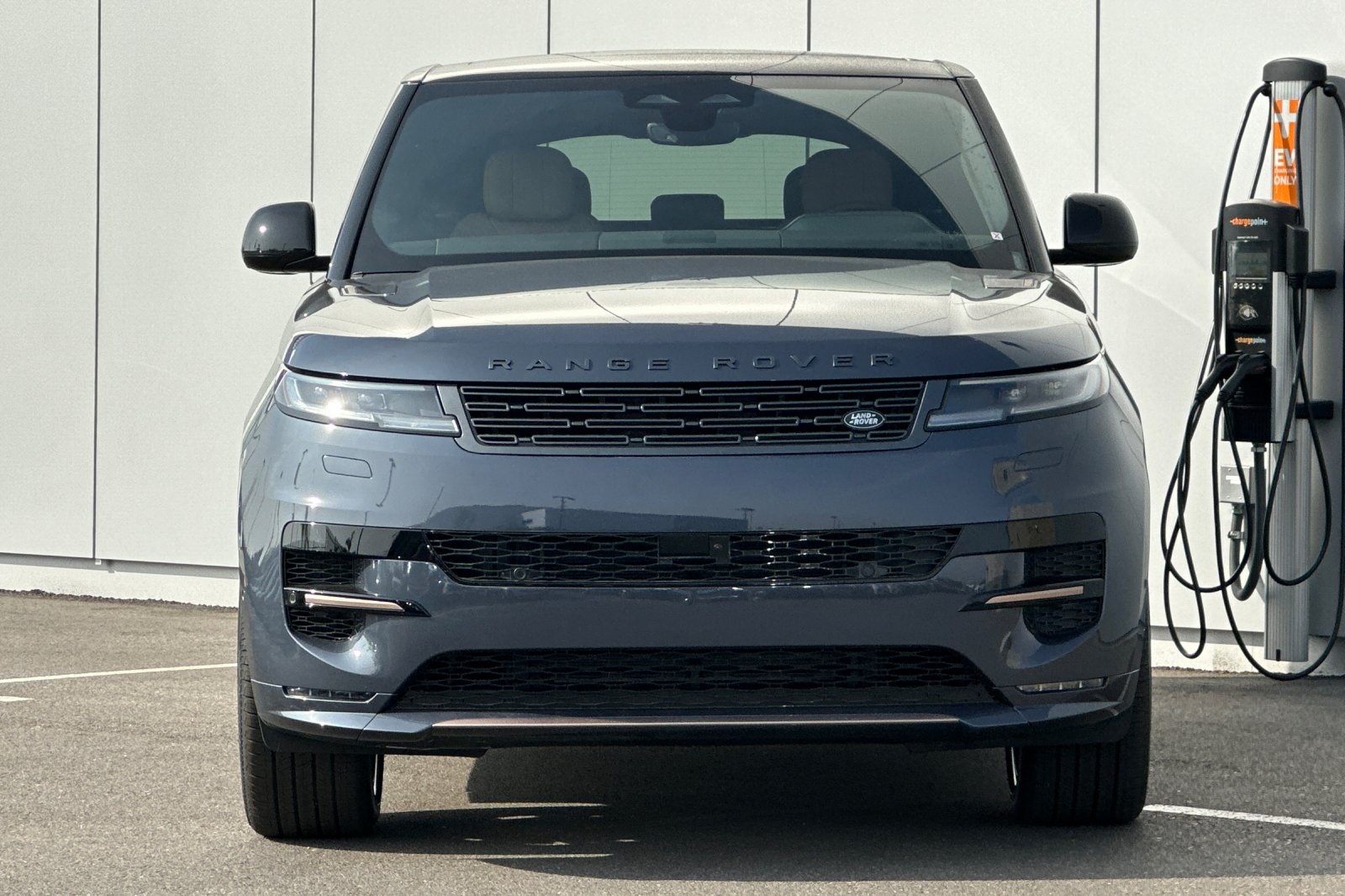 2025 Land Rover Range Rover Sport SE photo 8