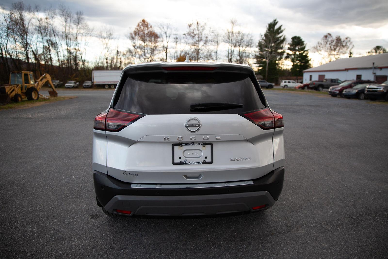 2022 Nissan Rogue SV photo 4