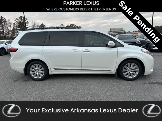 2015 Toyota Sienna Limited Premium's photo