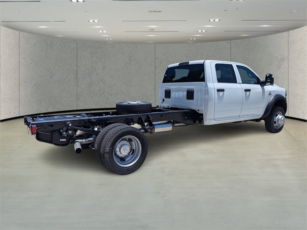 2025 Ram 5500 Tradesman photo 4