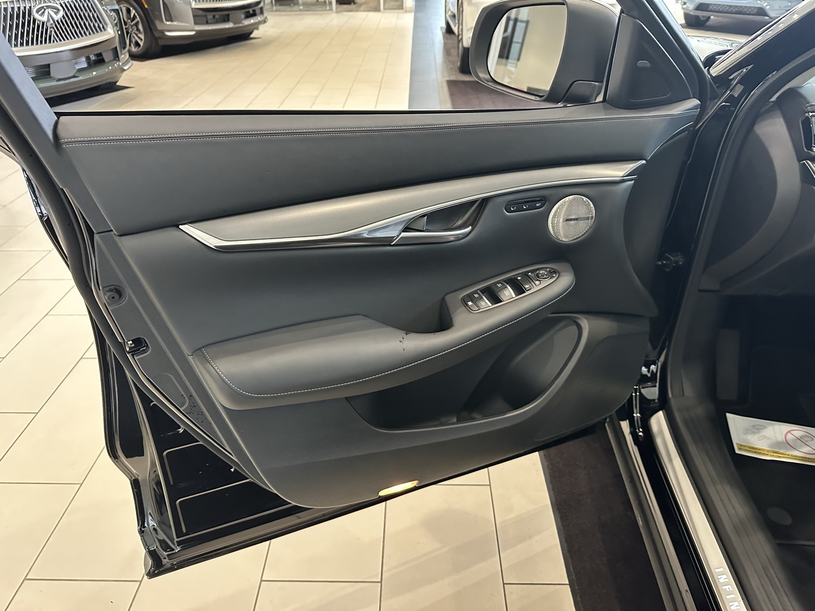 2025 Infiniti QX50 Luxe AWD photo 9