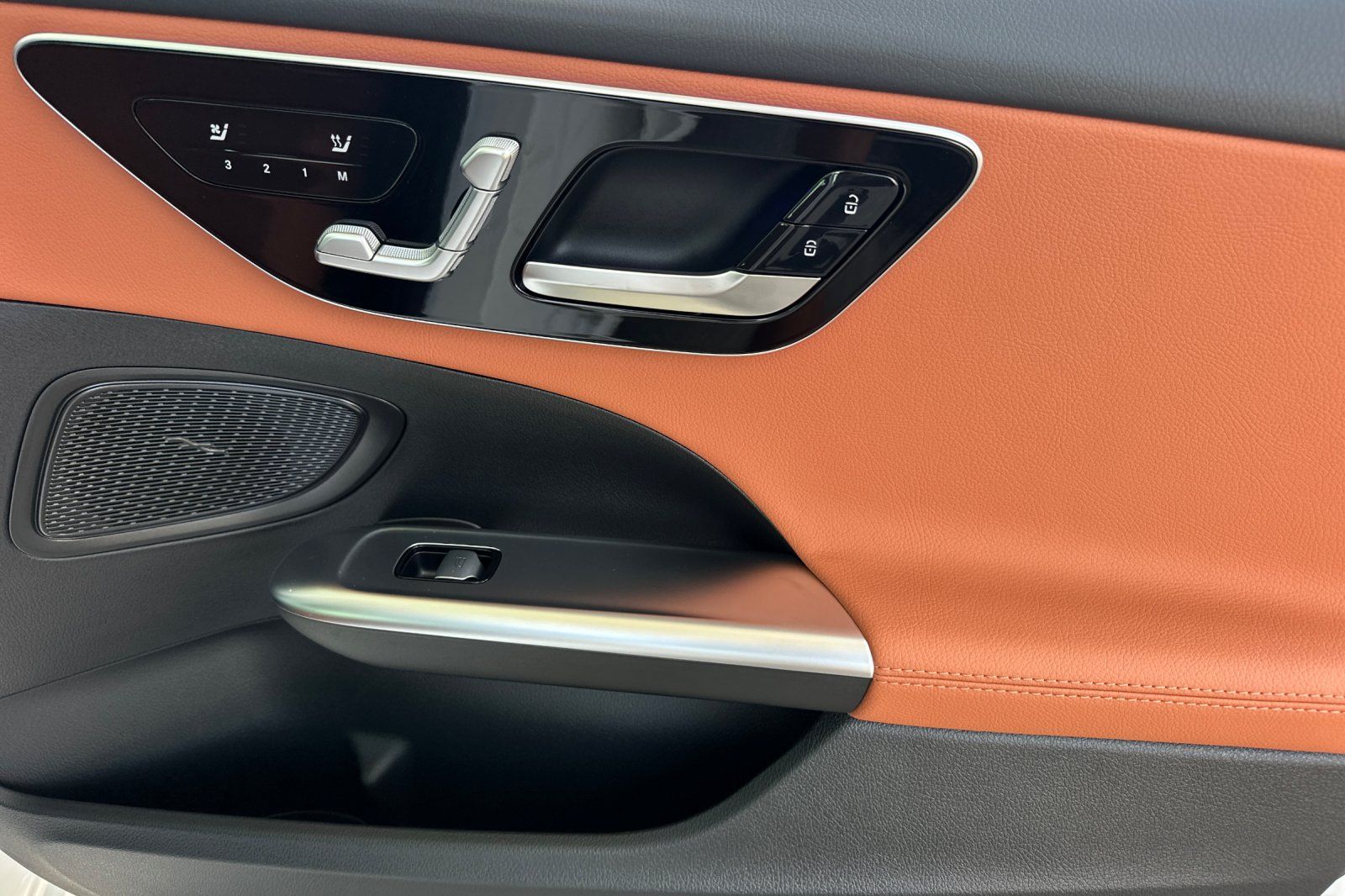 2025 Mercedes Benz C 300 photo 29
