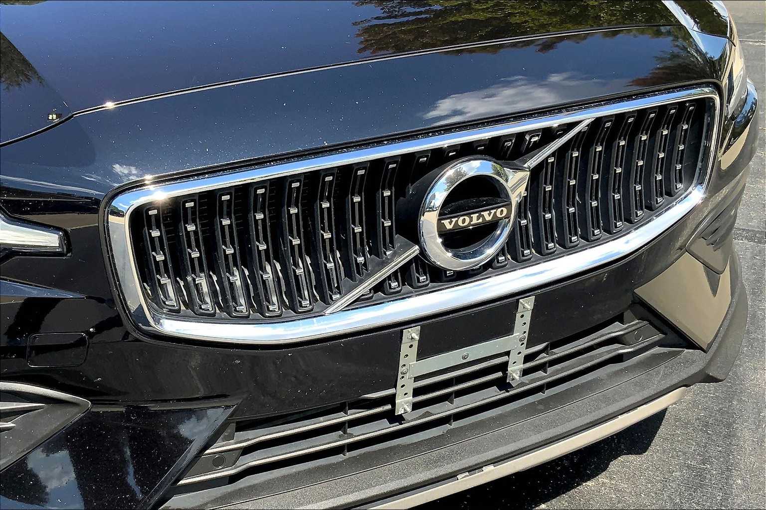 2020 Volvo V60 Cross Country photo 24