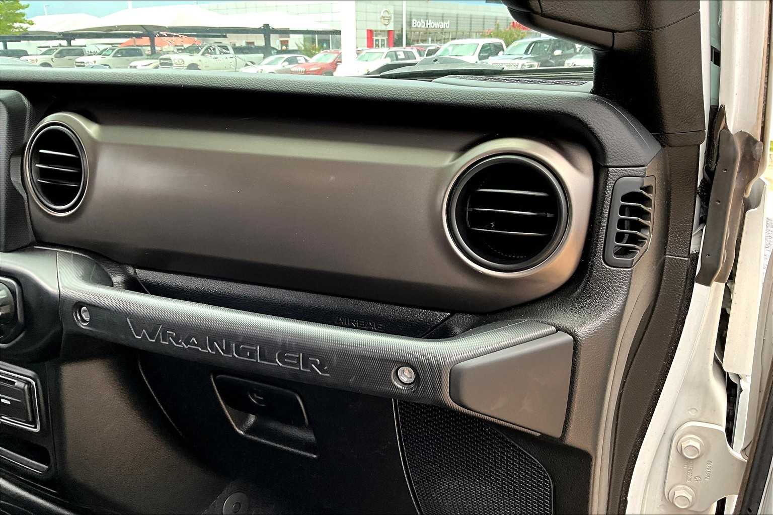 2020 Jeep Wrangler Unlimited Willys photo 32