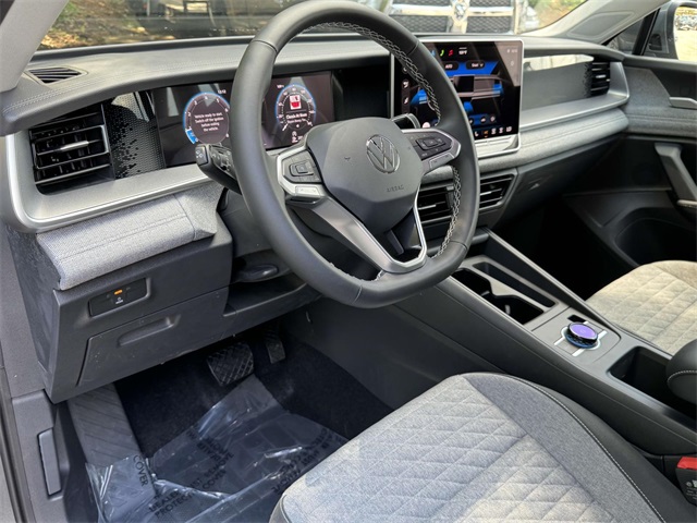 2025 Volkswagen Tiguan S photo 2