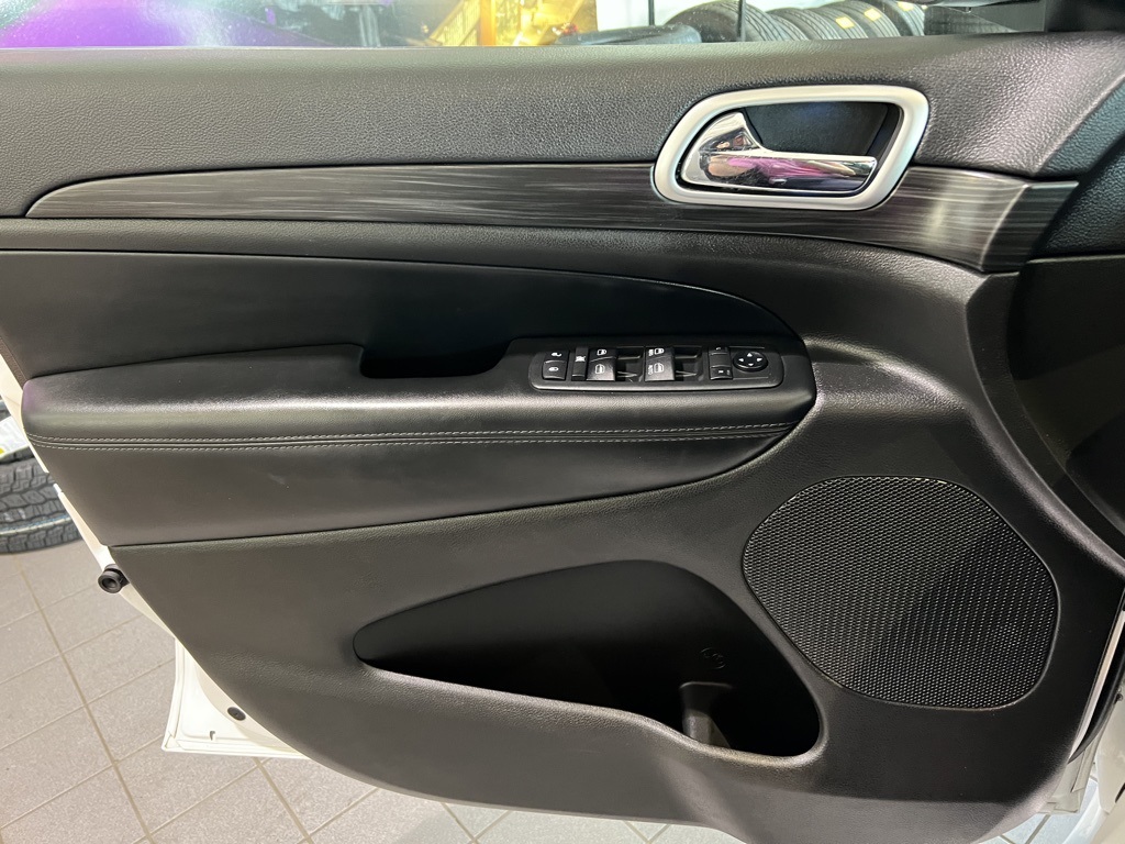 2019 Jeep Grand Cherokee Altitude photo 12