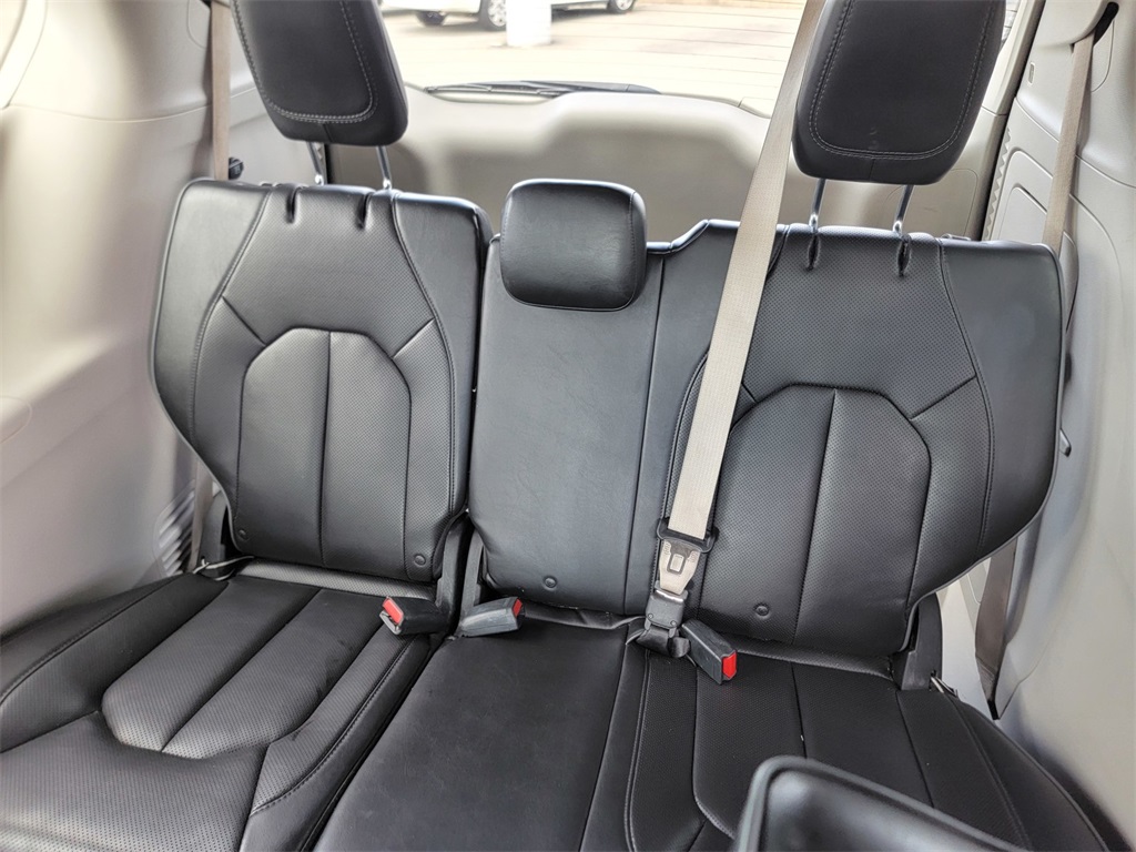 2018 Chrysler Pacifica Hybrid Limited photo 16