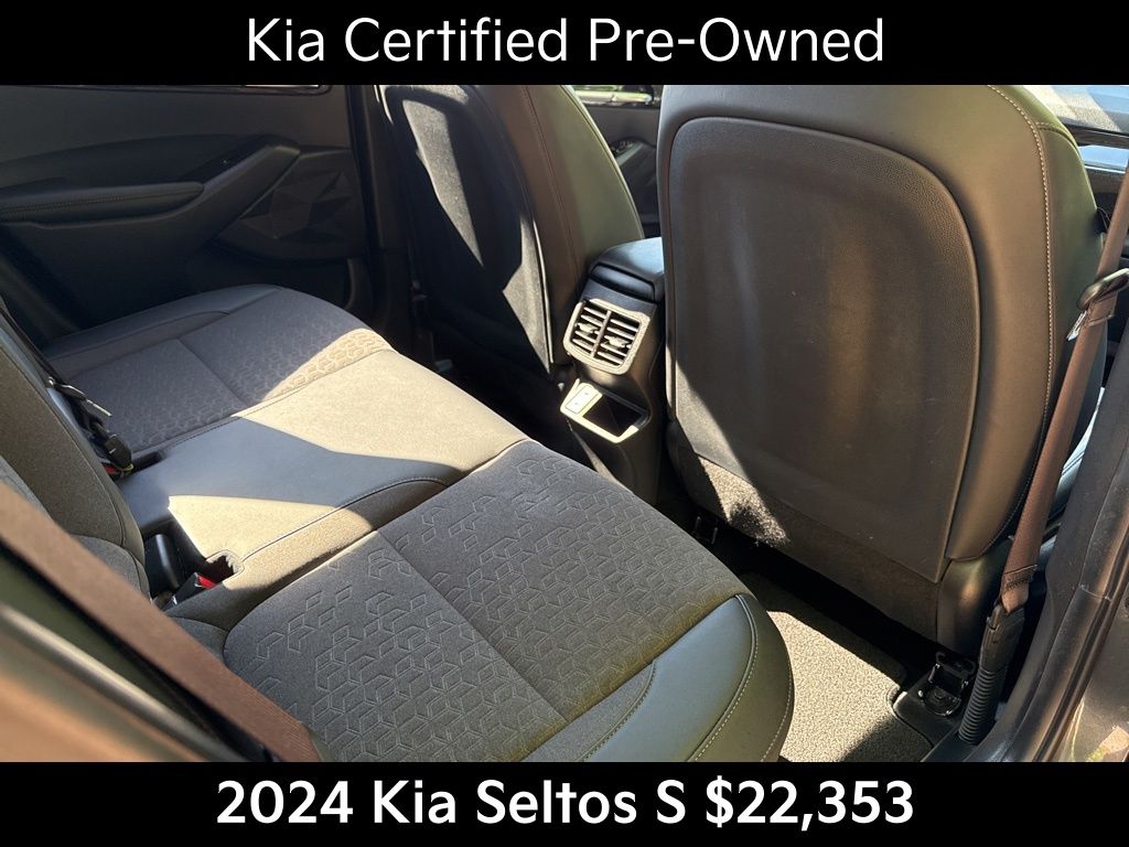 2024 Kia Seltos S photo 17