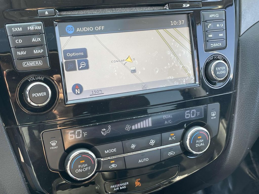 2015 Nissan Rogue SV photo 23