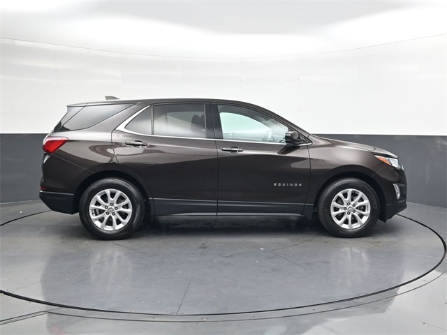 2020 Chevrolet Equinox LT photo 2