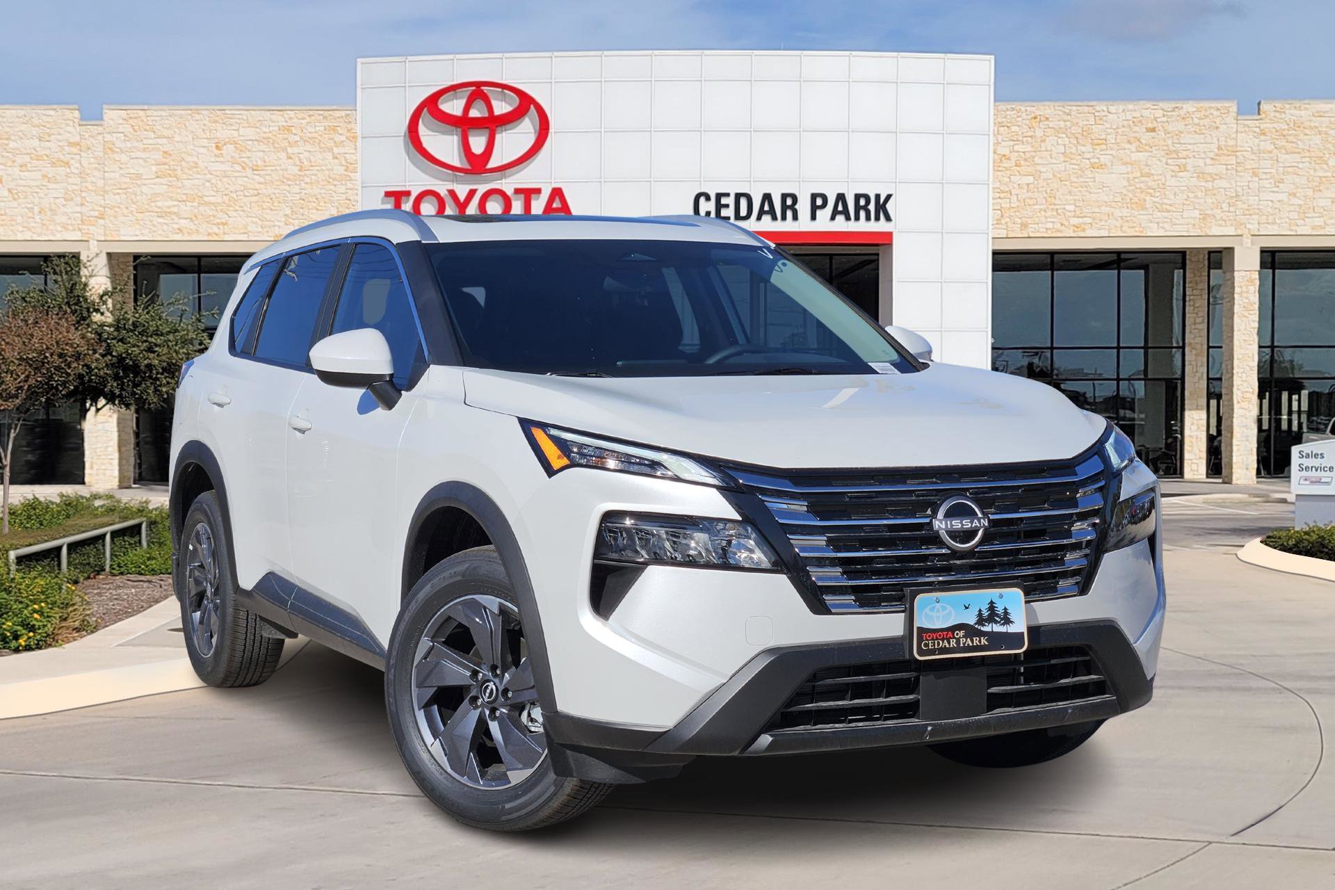 2026 Nissan Rogue SV's photo