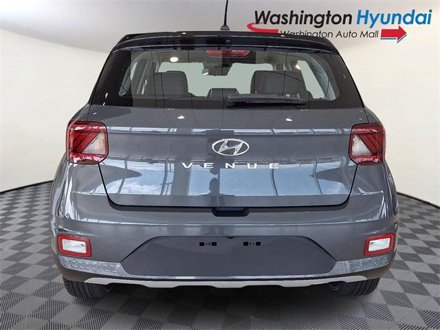 2025 Hyundai Venue Limited photo 4