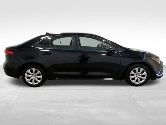 2023 Toyota Corolla LE photo 2