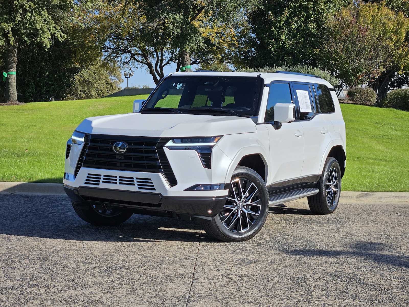 2025 Lexus GX Premium's photo