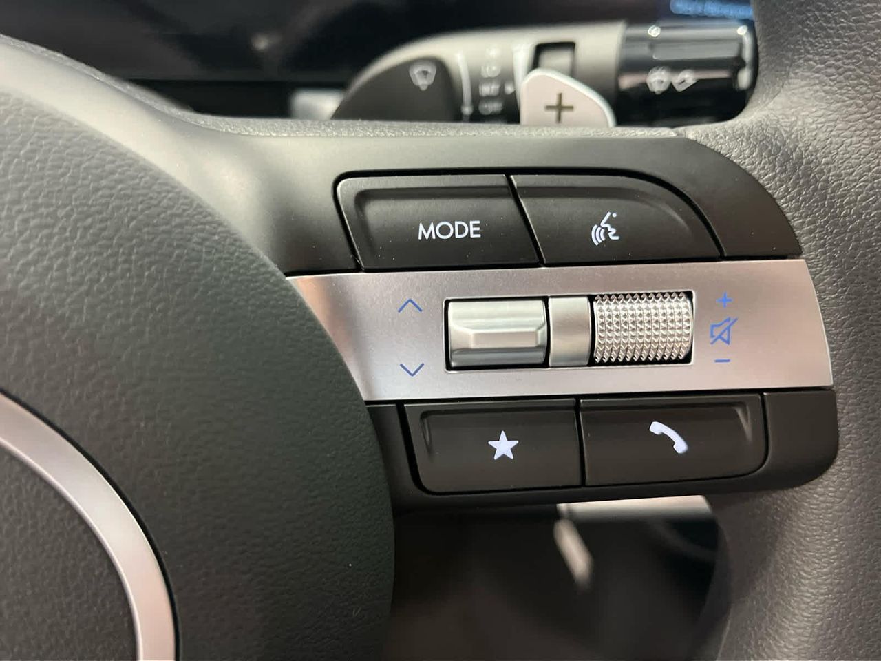 2025 Hyundai Sonata SEL photo 3