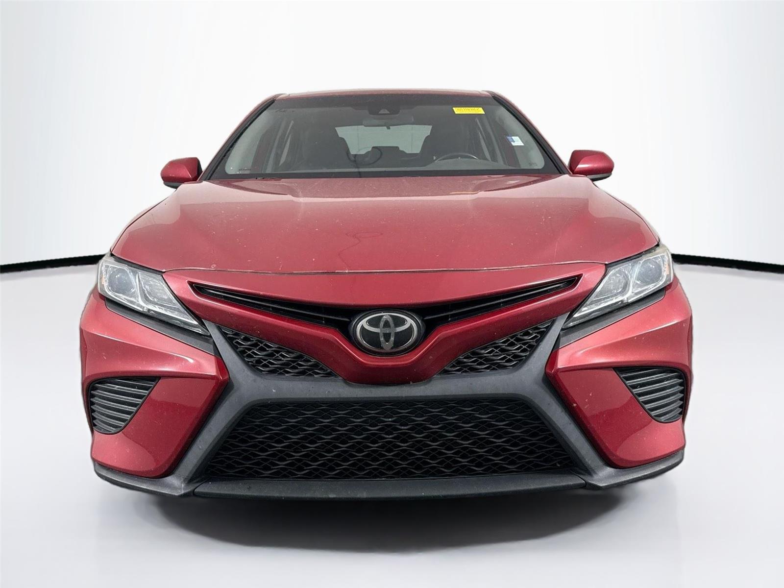2019 Toyota Camry SE XLE photo 3