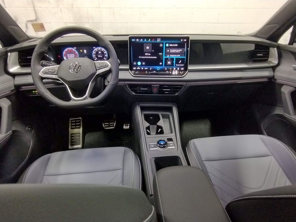 2025 Volkswagen Tiguan SE R-Line Black photo 35
