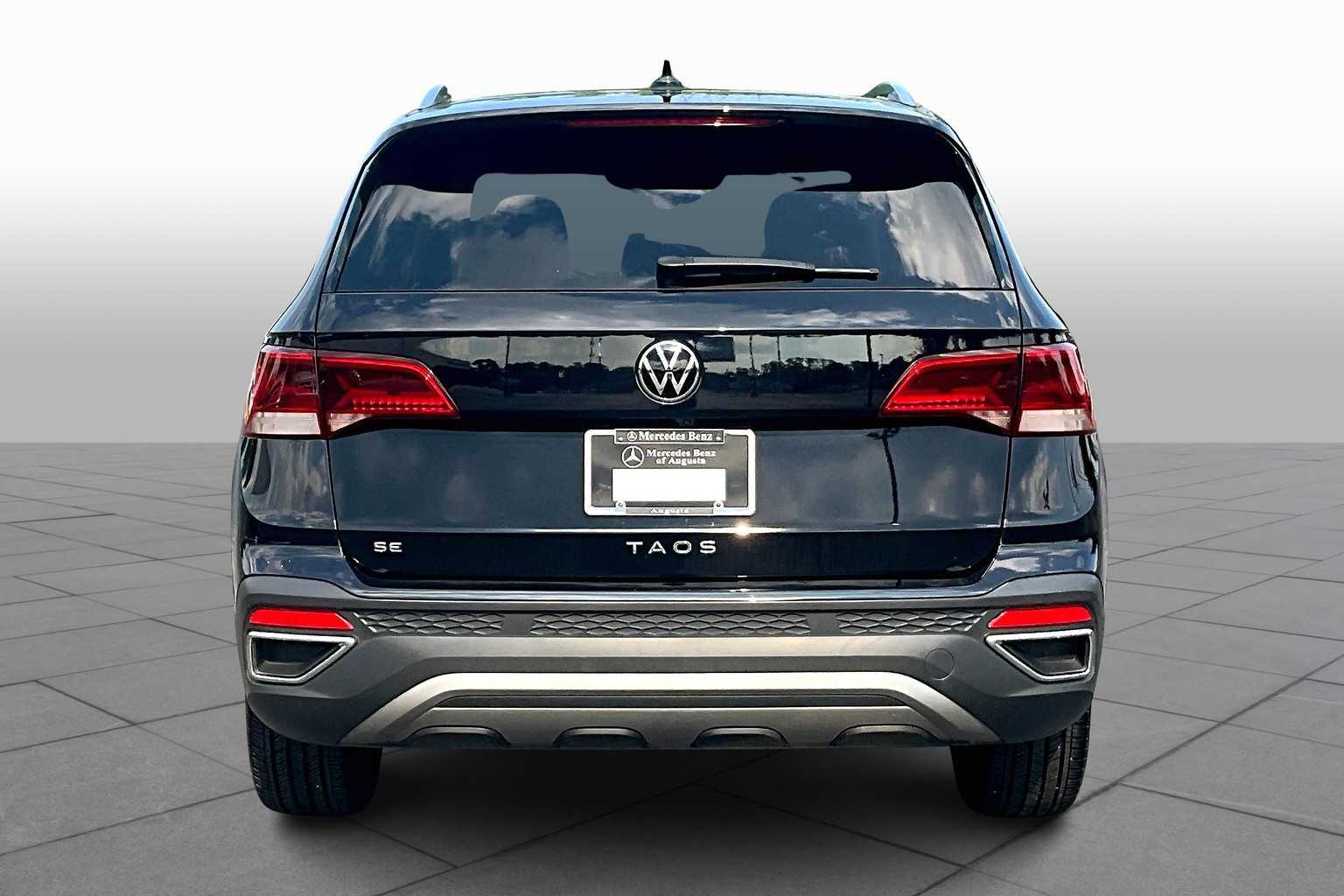 Image of Pre-Owned 2022 Volkswagen Taos SE
