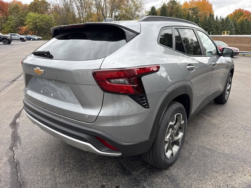 2026 Chevrolet Trax LT photo 3