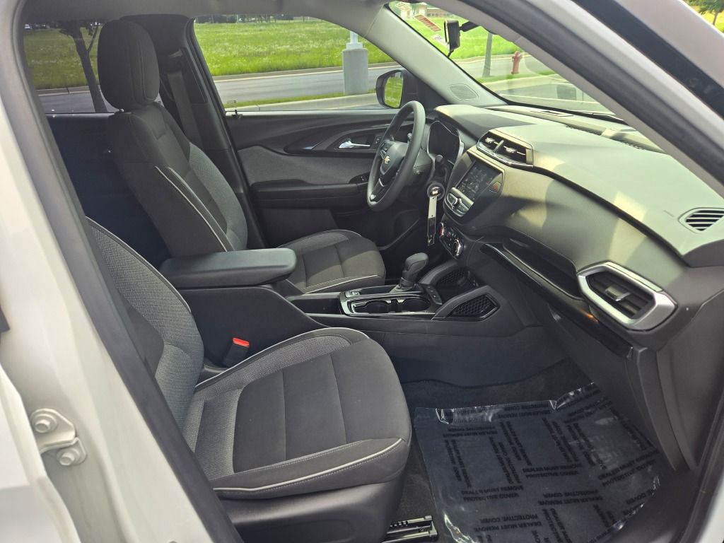 2022 Chevrolet Trailblazer LS photo 4