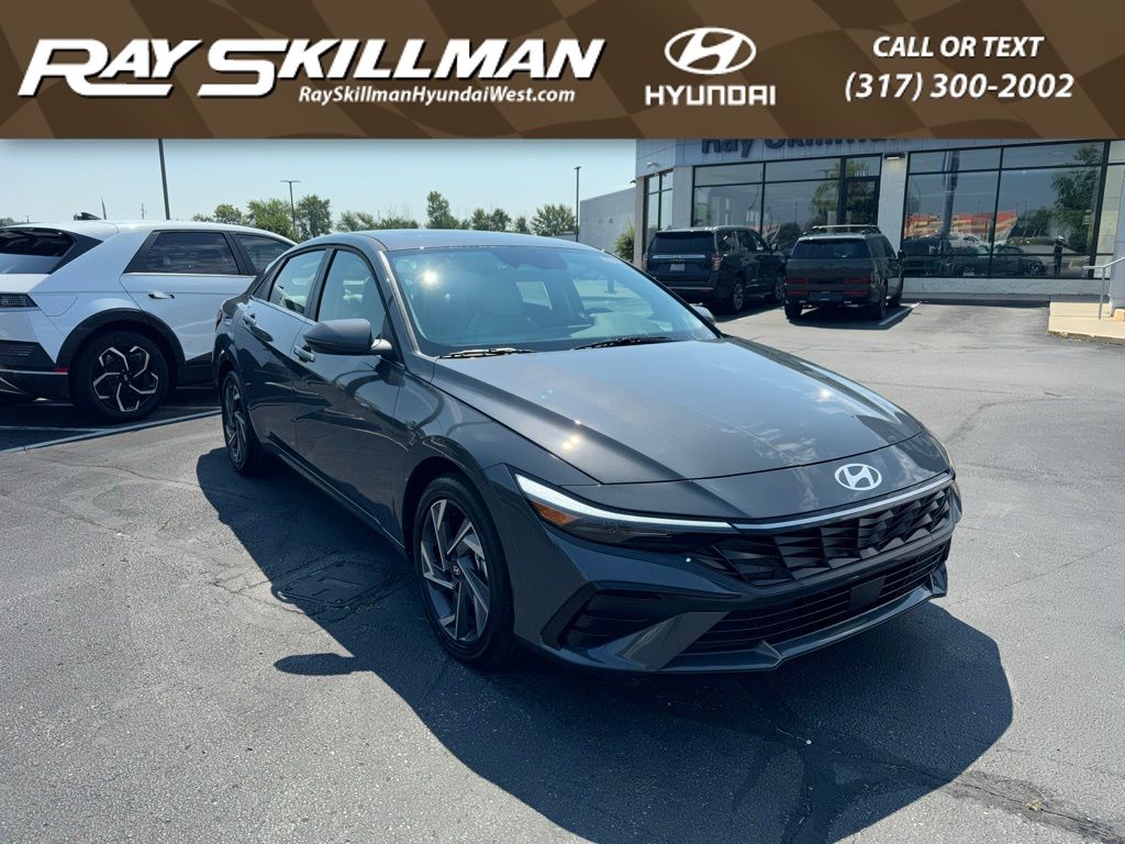 2025 Hyundai Elantra Limited's photo