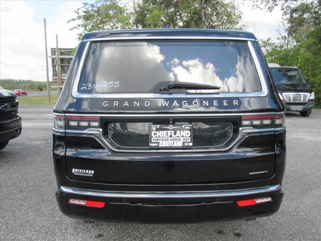 2023 Jeep Grand Wagoneer III photo 5
