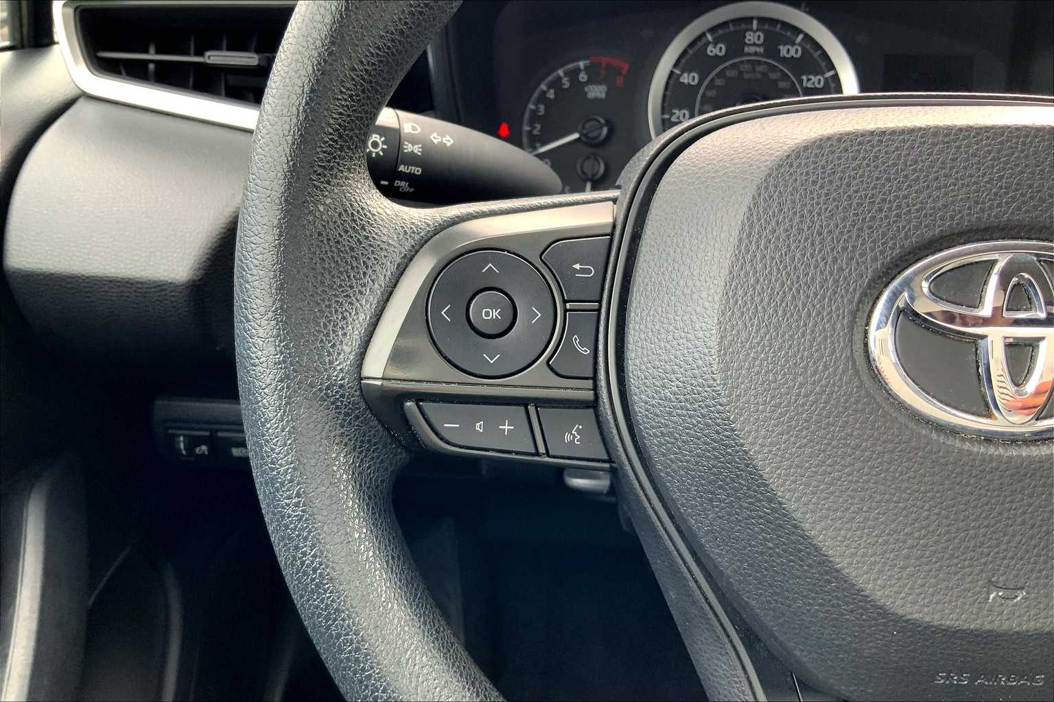 2022 Toyota Corolla LE photo 44