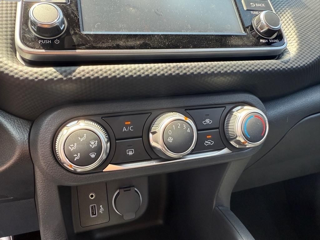 2025 Nissan Kicks Play S photo 7
