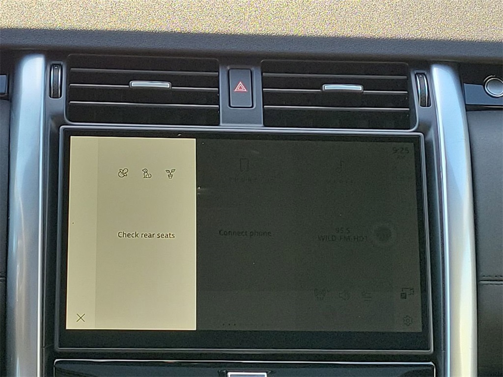 2025 Land Rover Discovery S photo 19