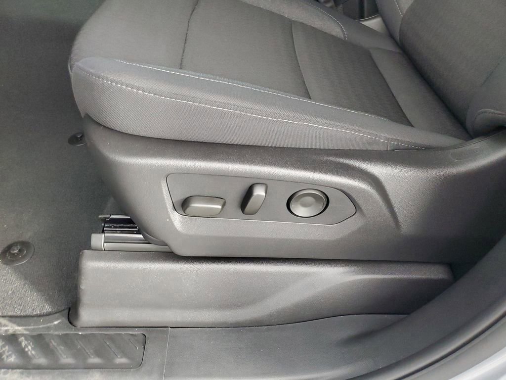 2025 Chevrolet Silverado 1500 Custom photo 26