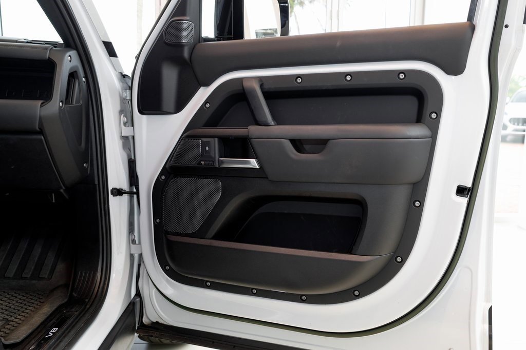 2023 Land Rover Defender 110 V8 110 Carpathian Edition photo 33