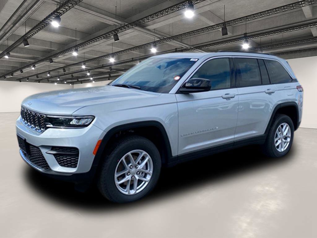 2025 Jeep Grand Cherokee Laredo X photo 2