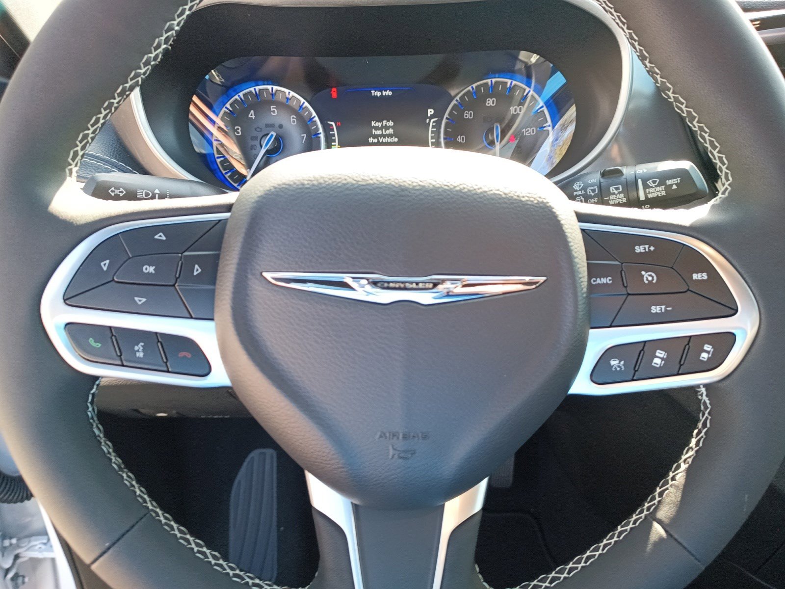 2026 Chrysler Pacifica photo 12