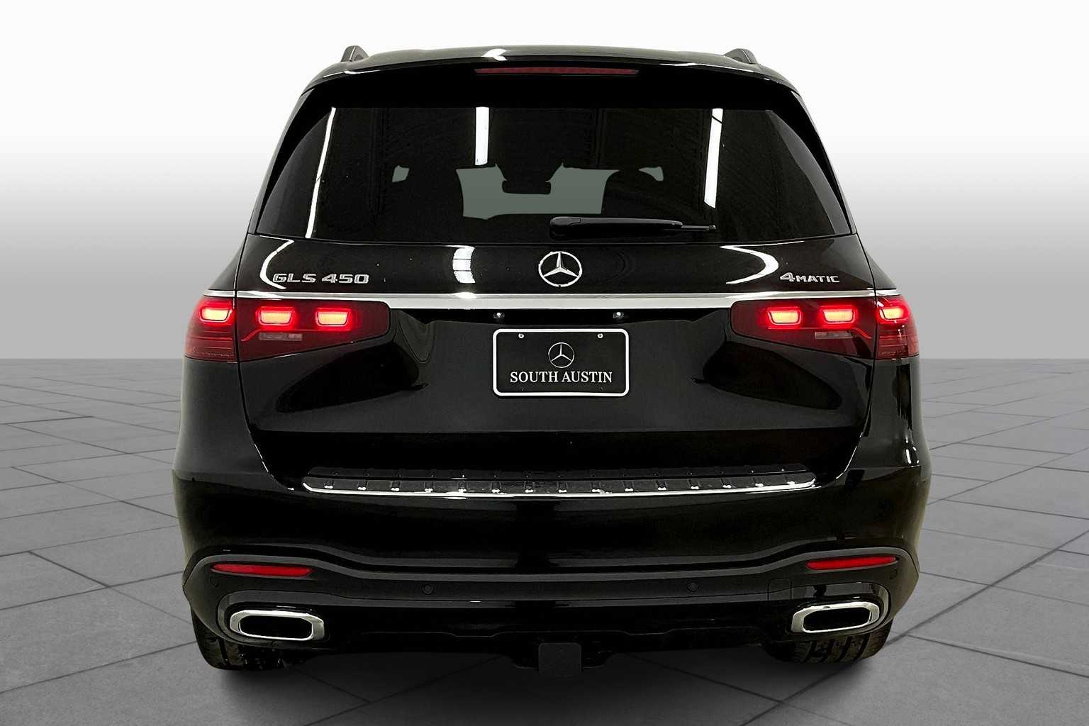 2025 Mercedes Benz GLS 450 4MATIC photo 4
