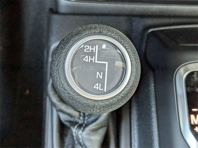 2024 Jeep Wrangler Sahara photo 33