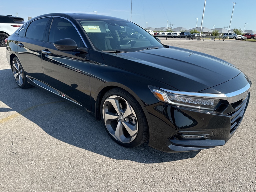 2018 Honda Accord Touring photo 2