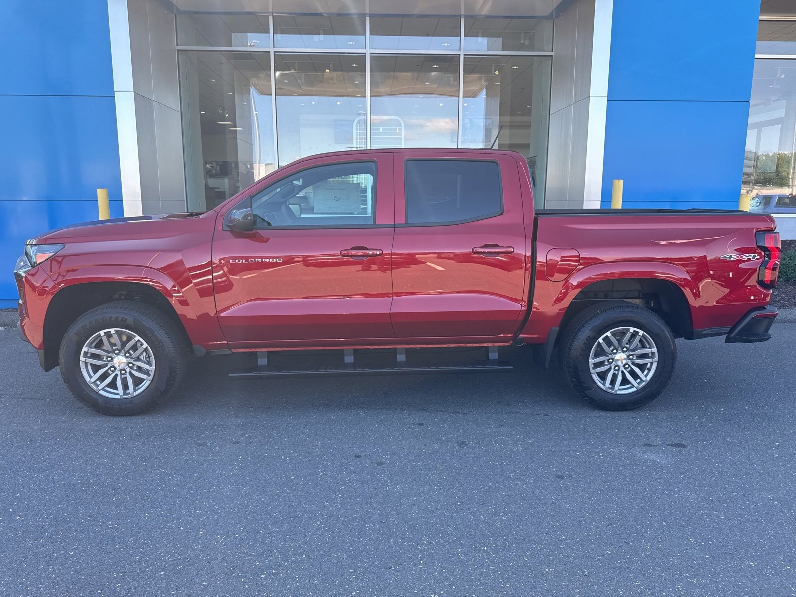 2026 Chevrolet Colorado LT photo 9