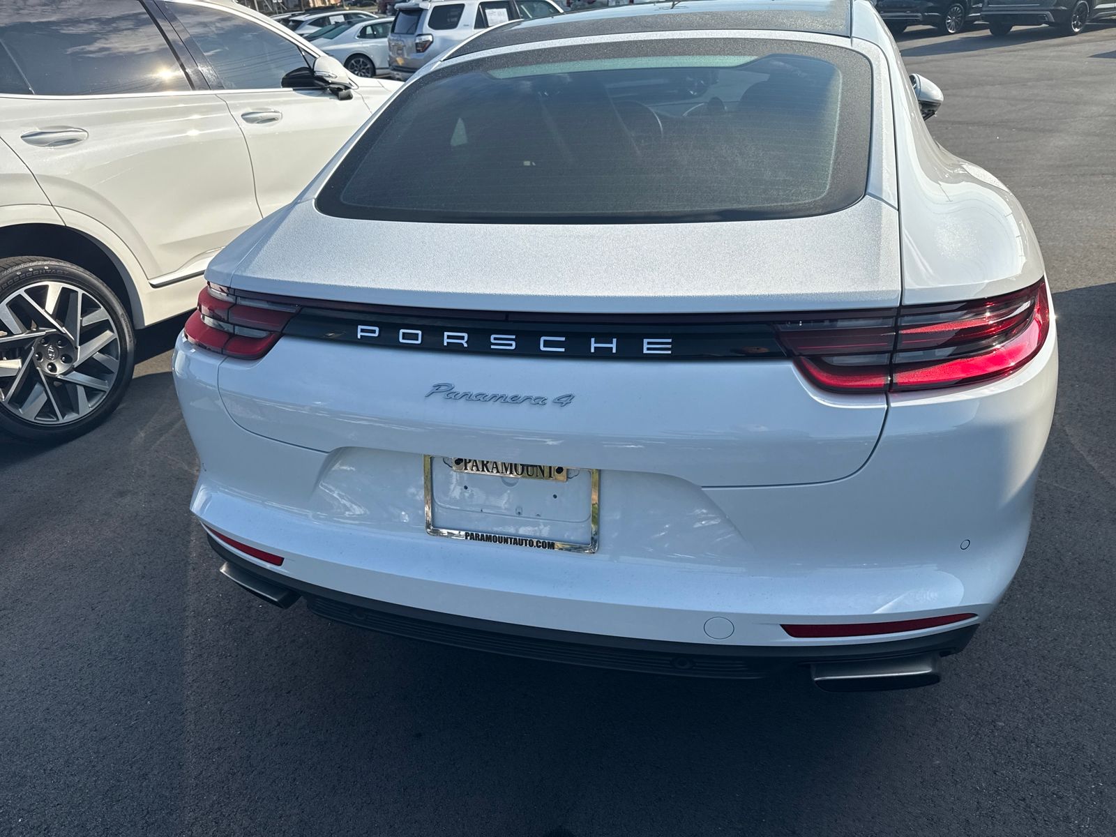 2018 Porsche Panamera 4 photo 5