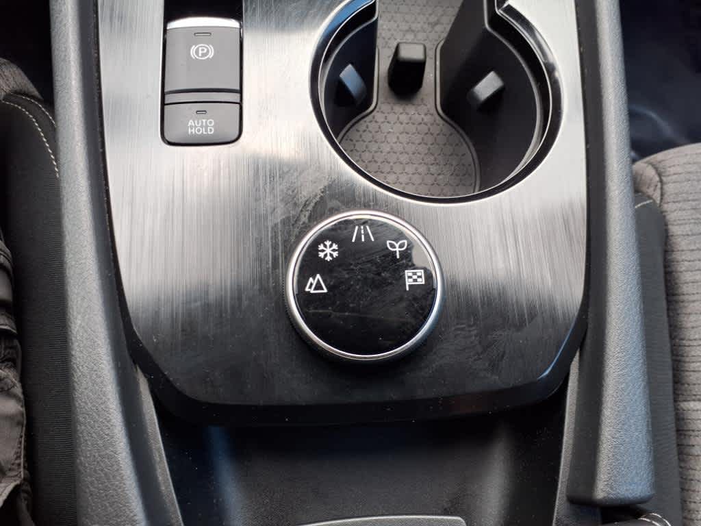 2022 Nissan Rogue S photo 19