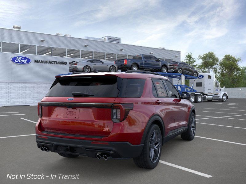 2025 Ford Explorer ST photo 4