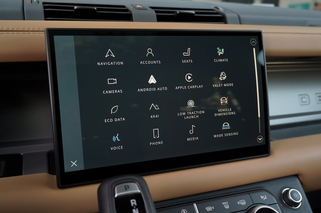 2025 LAND ROVER DEFENDER - Image 20