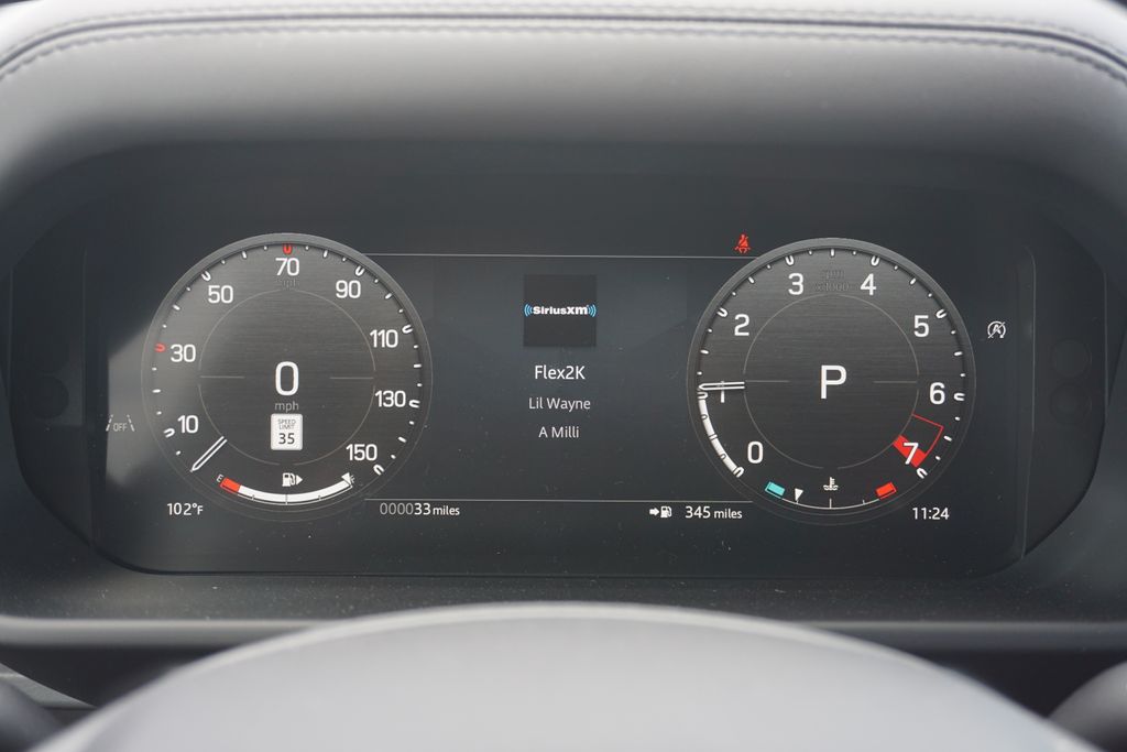 2025 Land Rover Defender 130 X-Dynamic SE photo 10